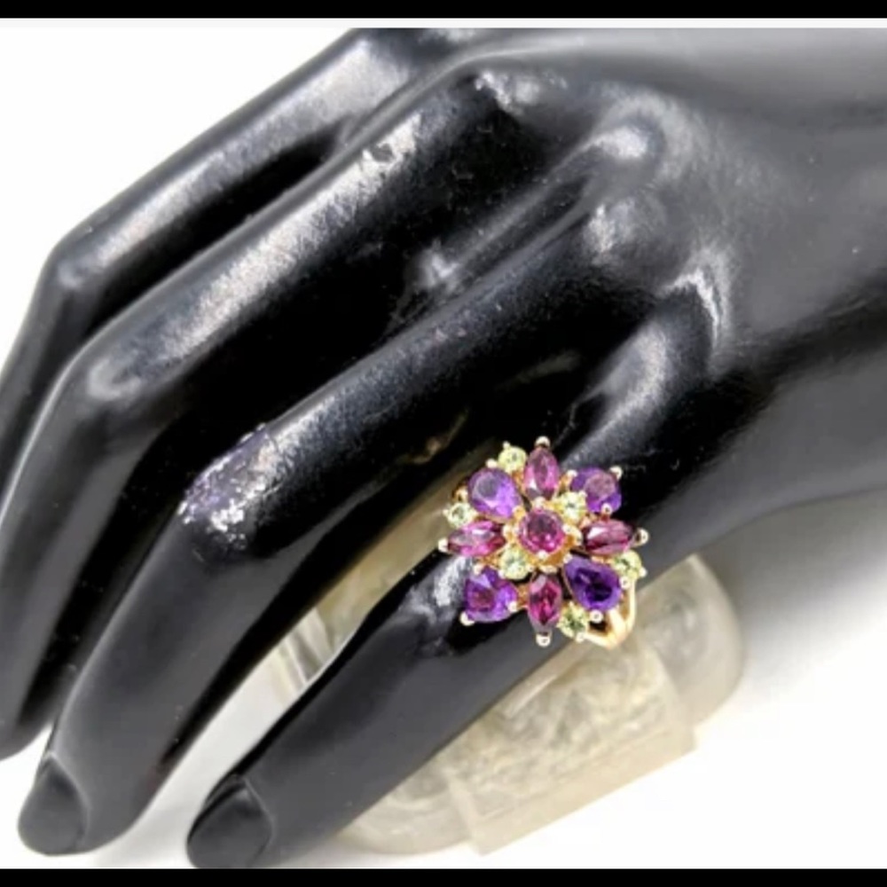 🍁 10KT YELLOW GOLD AMETHYST, PERIDOT & RHODOLITE GARNET FLOWER CLUSTER RING - Picture 12 of 12